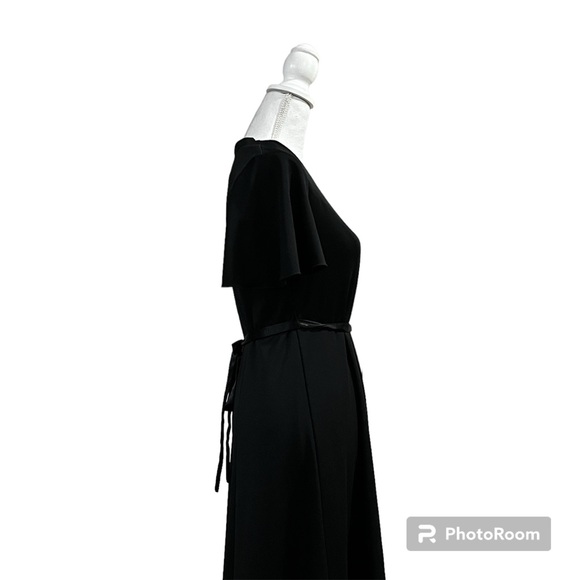 Elegant Choir modest floorlength gown with flowy bell sleeves and ribbon - Picture 4 of 15